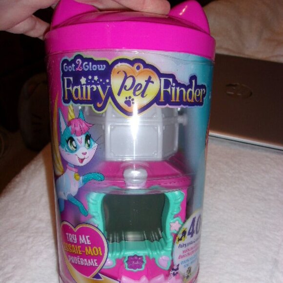 Got2Glow Fairy Pet Finder – Magic Fairy Jar Toy Includes 40+ Virtual Pets Pink - Picture 2 of 3